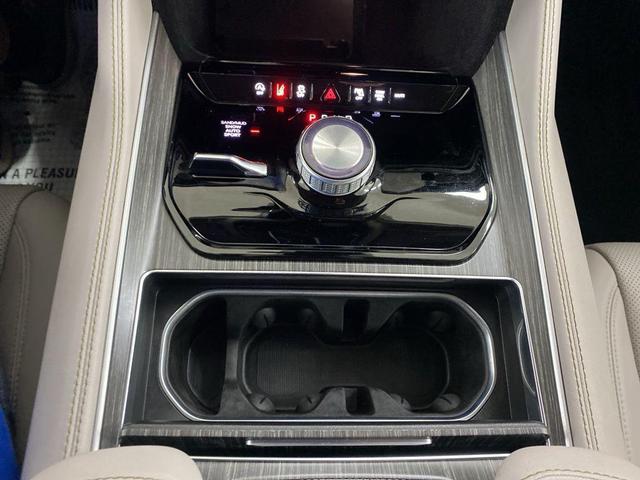 Photo of 2024 Bright White Clearcoat Jeep Wagoneer