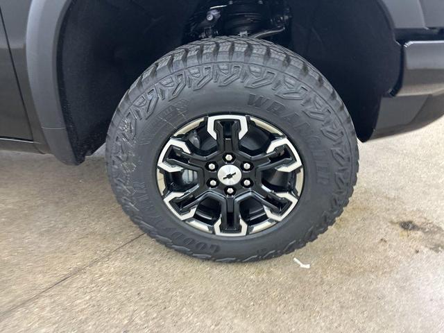 Photo of 2025 Black Chevrolet Silverado 1500