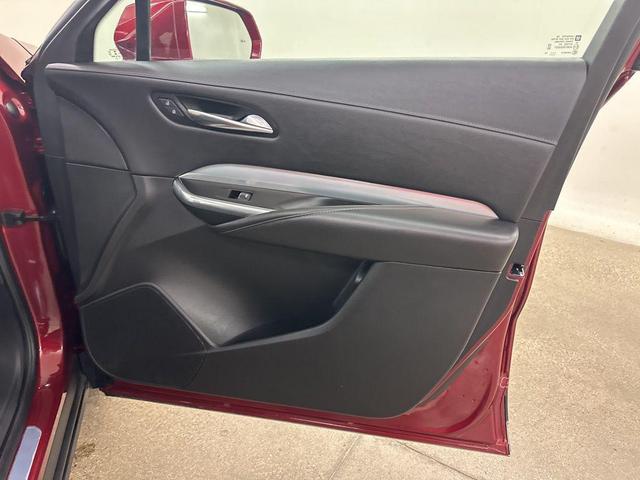 Photo of 2019 Red Horizon Tintcoat Cadillac XT4