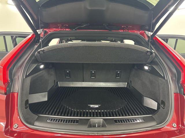 Photo of 2019 Red Horizon Tintcoat Cadillac XT4
