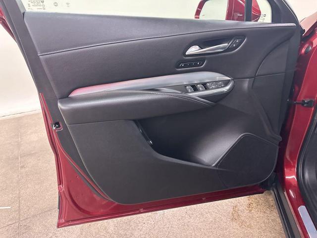 Photo of 2019 Red Horizon Tintcoat Cadillac XT4