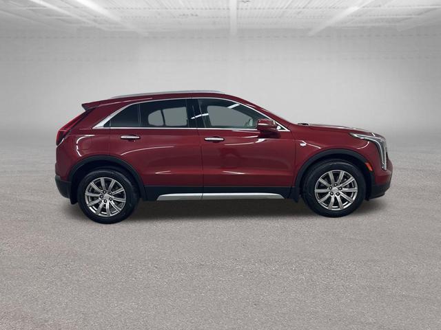 Photo of 2019 Red Horizon Tintcoat Cadillac XT4