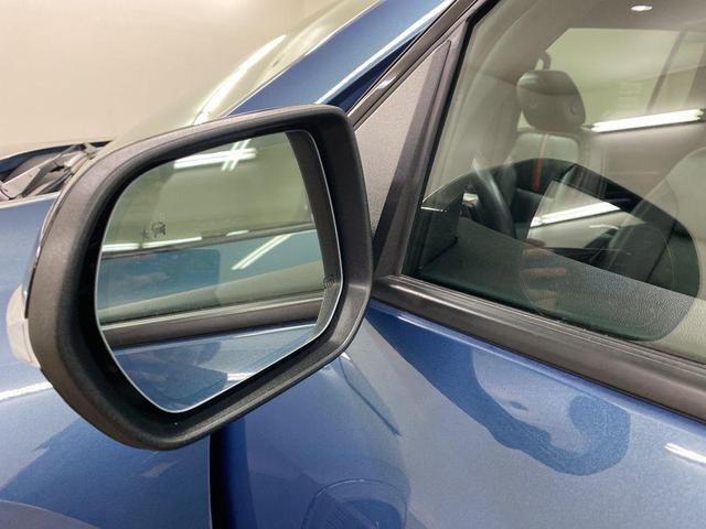 Photo of 2024 Lakeshore Blue Metallic Chevrolet Traverse