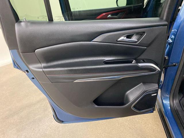 Photo of 2024 Lakeshore Blue Metallic Chevrolet Traverse