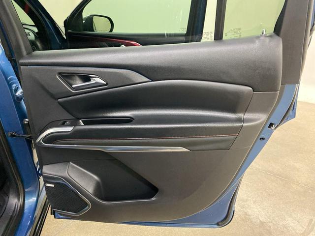 Photo of 2024 Lakeshore Blue Metallic Chevrolet Traverse