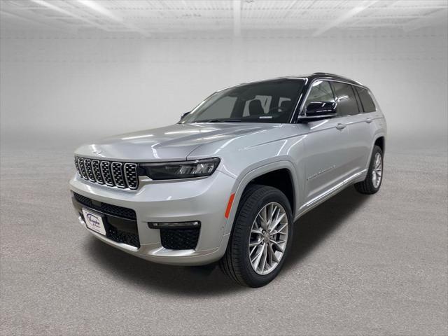 Photo of 2025 Silver Zynith Jeep Grand Cherokee L