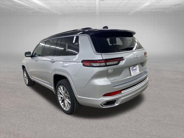 Photo of 2025 Silver Zynith Jeep Grand Cherokee L