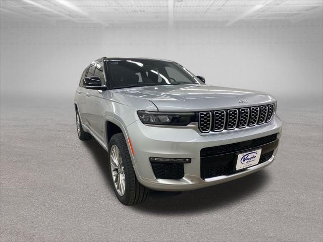 Photo of 2025 Silver Zynith Jeep Grand Cherokee L