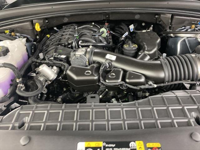 Photo of 2025 Silver Zynith Jeep Grand Cherokee L