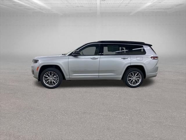Photo of 2025 Silver Zynith Jeep Grand Cherokee L