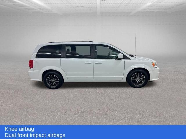 Photo of 2016 Bright White Clearcoat Dodge Grand Caravan