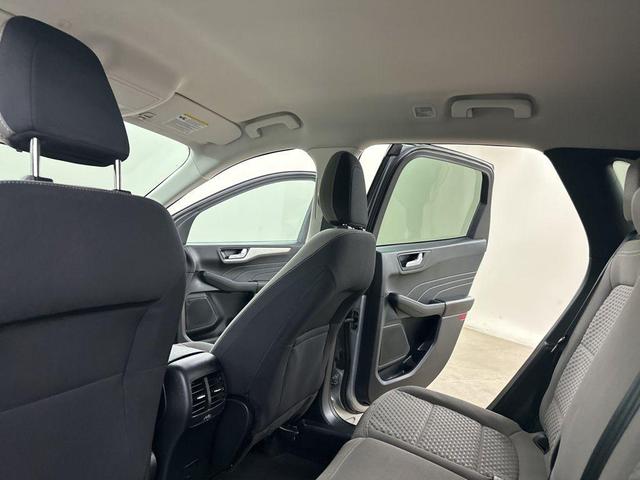 Photo of 2021 Silver Metallic Ford Escape