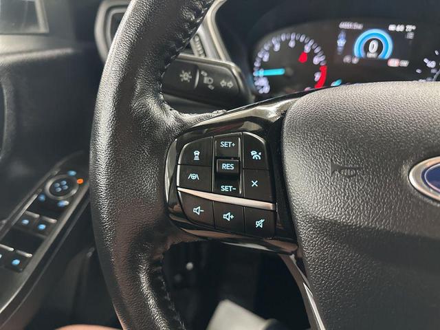Photo of 2021 Silver Metallic Ford Escape