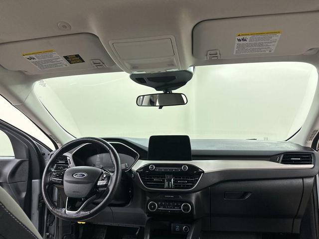 Photo of 2021 Silver Metallic Ford Escape