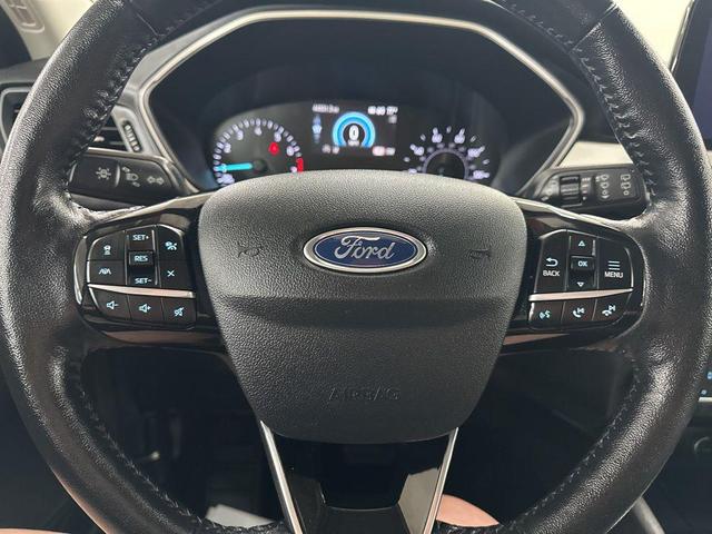 Photo of 2021 Silver Metallic Ford Escape