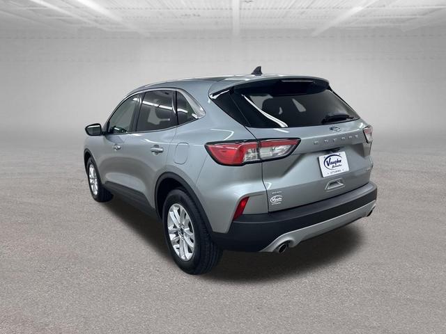 Photo of 2021 Silver Metallic Ford Escape