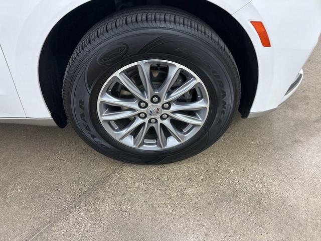Photo of 2024 Summit White Buick Enclave