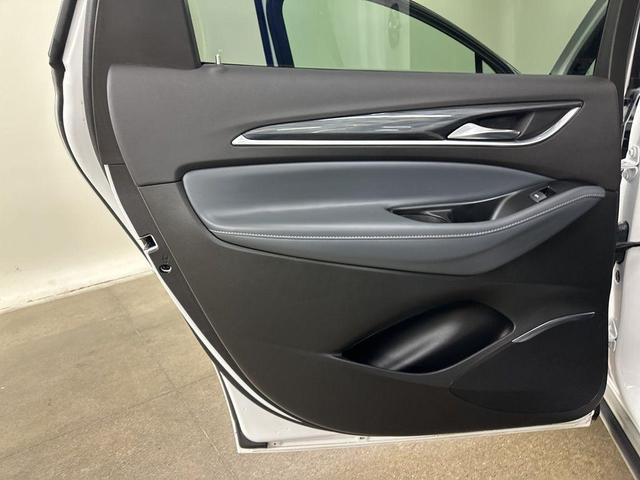 Photo of 2024 Summit White Buick Enclave