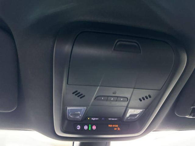 Photo of 2024 Summit White Buick Enclave