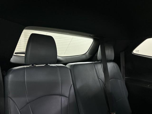 Photo of 2024 Summit White Buick Enclave