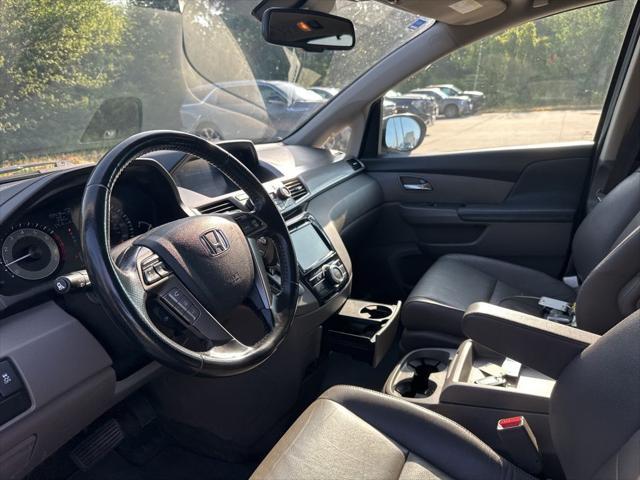 Photo of 2016 Lunar Silver Metallic Honda Odyssey