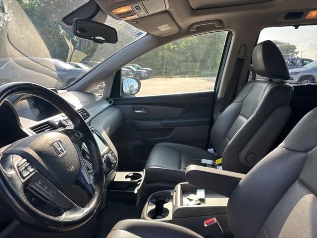 Photo of 2016 Lunar Silver Metallic Honda Odyssey
