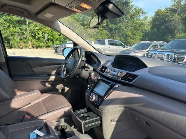 Photo of 2016 Lunar Silver Metallic Honda Odyssey