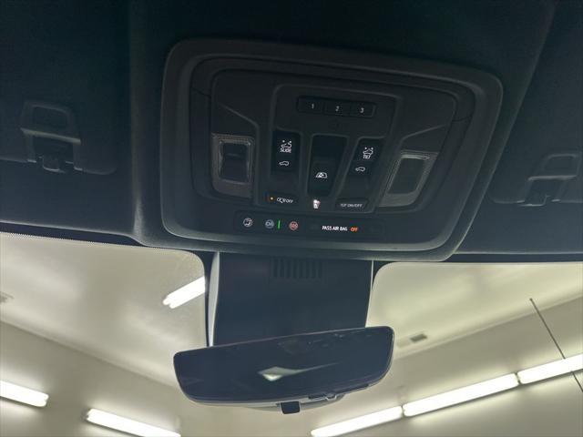 Photo of 2024 White Frost Tricoat GMC Sierra 1500