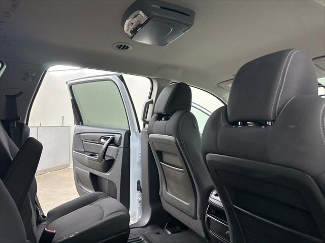 Photo of 2017 Summit White Chevrolet Traverse