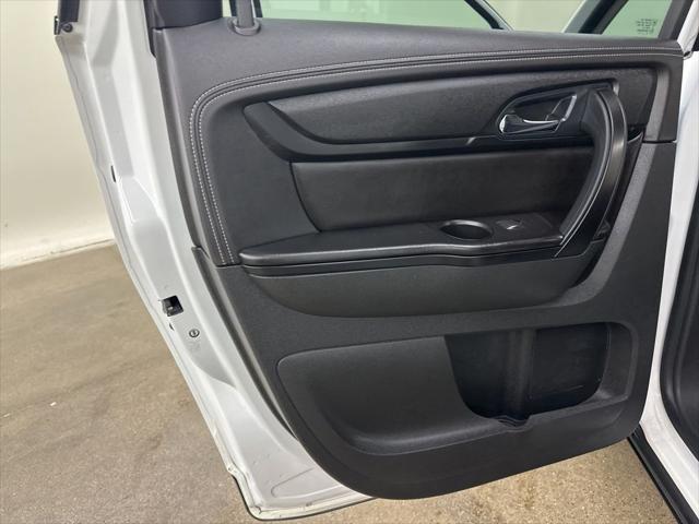 Photo of 2017 Summit White Chevrolet Traverse