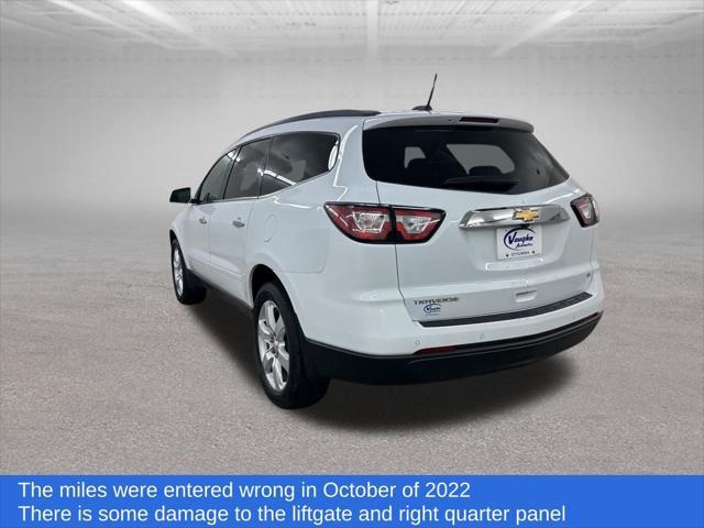 Photo of 2017 Summit White Chevrolet Traverse