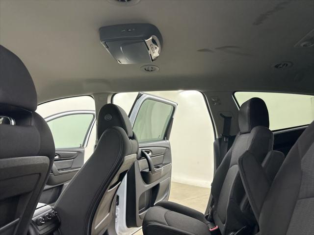 Photo of 2017 Summit White Chevrolet Traverse