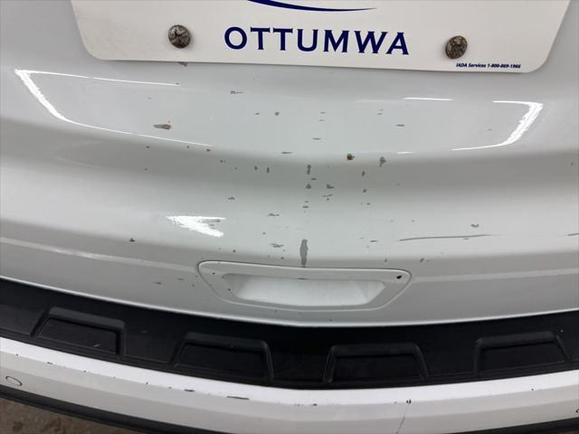 Photo of 2017 Summit White Chevrolet Traverse