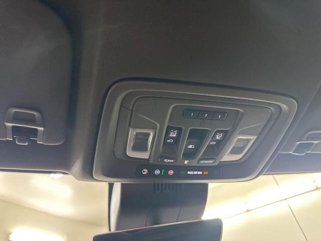 Photo of 2022 White Frost Tricoat GMC Sierra 1500