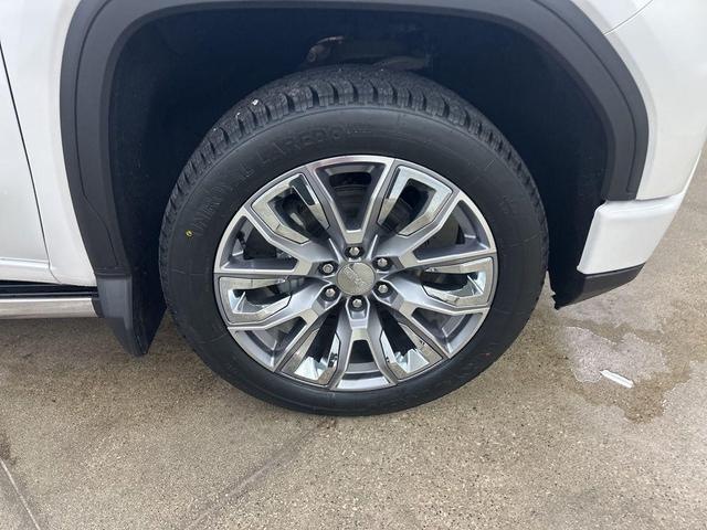 Photo of 2022 White Frost Tricoat GMC Sierra 1500