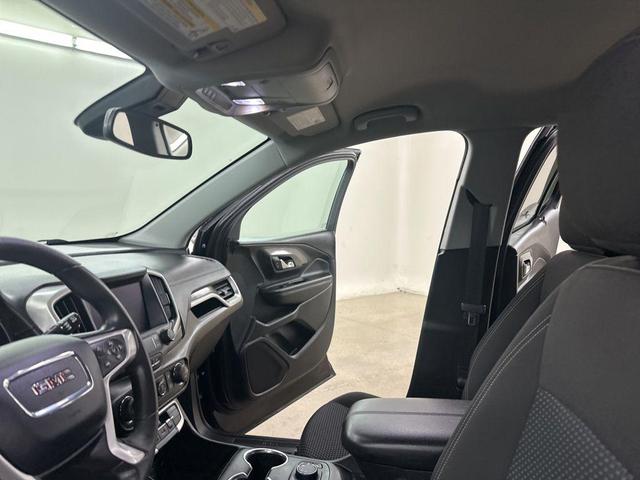 Photo of 2022 Ebony Twilight Metallic GMC Terrain