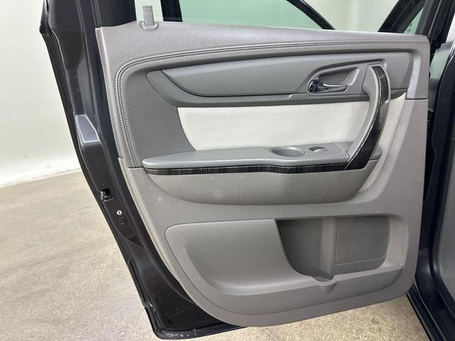 Photo of 2014 Iridium Metallic GMC Acadia
