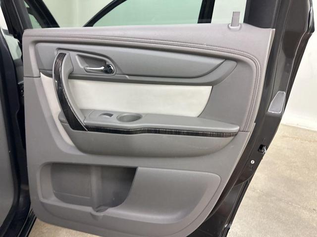 Photo of 2014 Iridium Metallic GMC Acadia