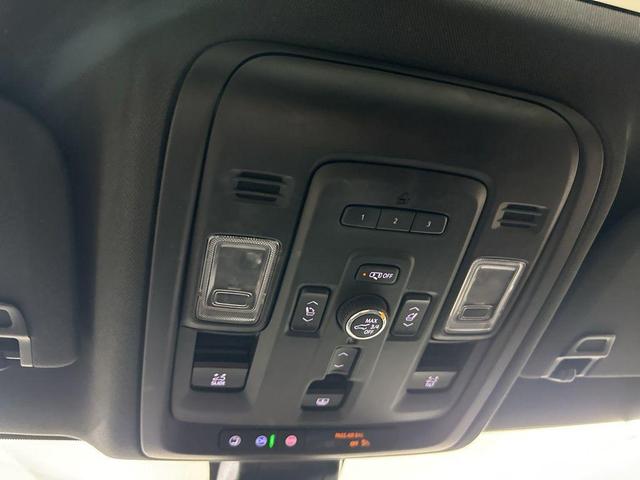 Photo of 2021 Summit White GMC Yukon