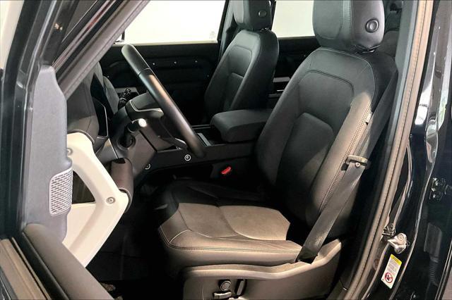 Photo of 2024 Santorini Black Metallic Land Rover Defender