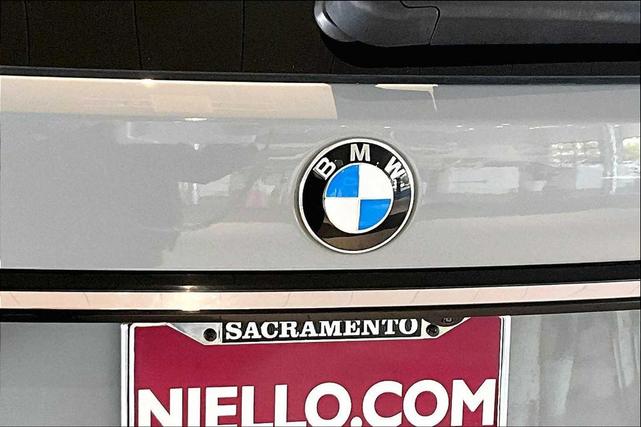 Photo of 2023 Brooklyn Grey Metallic BMW X7
