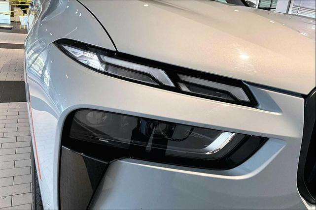 Photo of 2023 Brooklyn Grey Metallic BMW X7