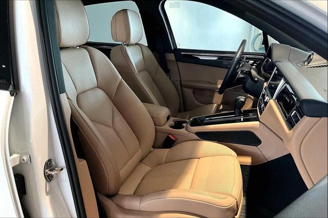 Photo of 2025 White Porsche Macan