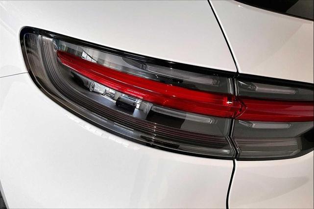 Photo of 2025 White Porsche Macan