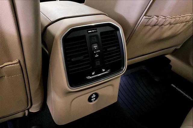 Photo of 2025 White Porsche Macan