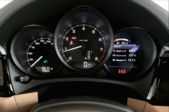 Photo of 2025 White Porsche Macan