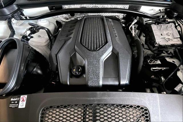 Photo of 2025 White Porsche Macan