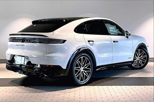 Photo of 2026 Carrara White Metallic Porsche Cayenne