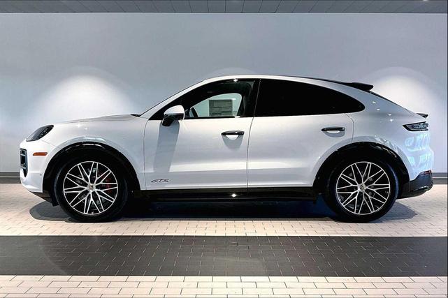 Photo of 2026 Carrara White Metallic Porsche Cayenne