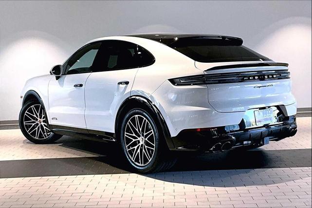 Photo of 2026 Carrara White Metallic Porsche Cayenne